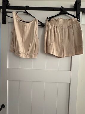 Light Beige Women's Elastic Waist Shorts - Casual Summer Style